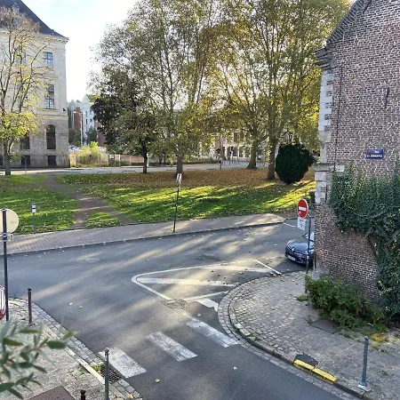 Charmant Duplex Avec Terrasse Dans Le Vieux *