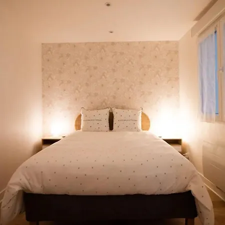 Charmant Duplex Avec Terrasse Dans Le Vieux דירה