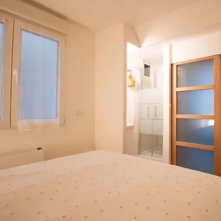 Charmant Duplex Avec Terrasse Dans Le Vieux דירה *